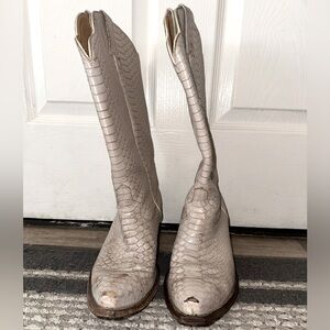 Idyllwind White Snip Toe Boots